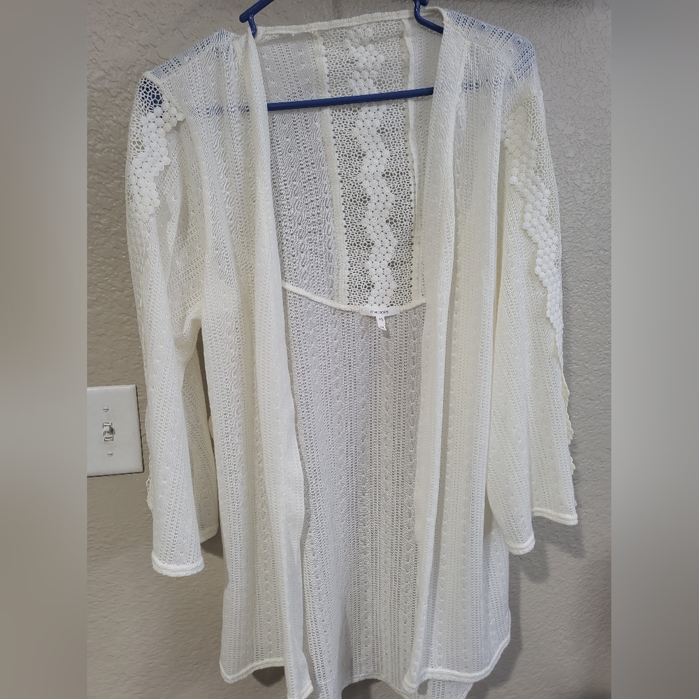 MAURICES Lace Cartigan Size Medium